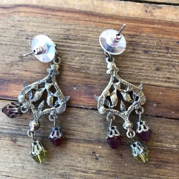 ANTHROPOLOGIE Purple & Deep Red Antique Gold Tone Chandelier Drop Earrings! EUC - Picture 8 of 9